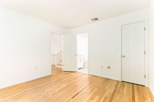 29 Oak Knoll Dr. 29, North Attleboro, MA 02760