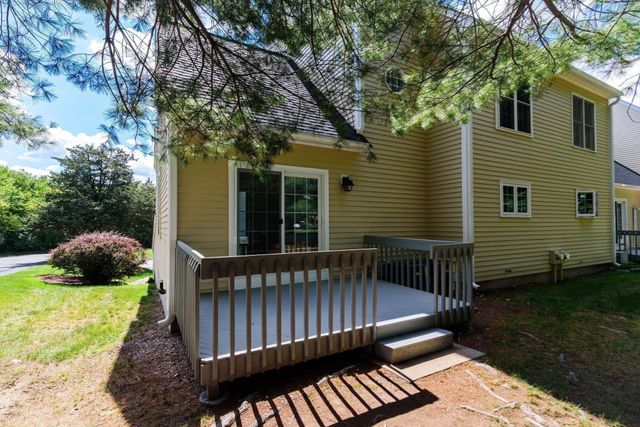 29 Oak Knoll Dr. 29, North Attleboro, MA 02760