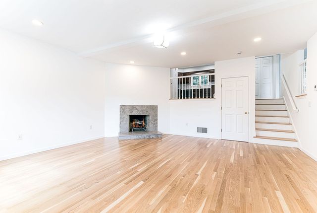 29 Oak Knoll Dr. 29, North Attleboro, MA 02760