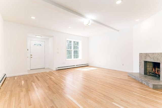 29 Oak Knoll Dr. 29, North Attleboro, MA 02760