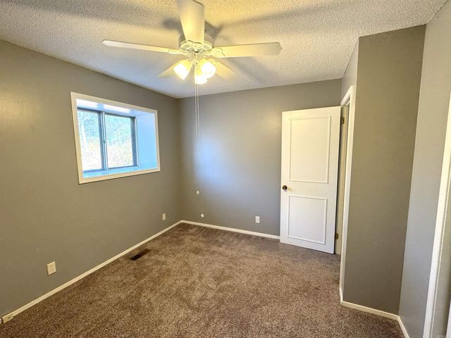 908 Oak Street, Mountain View, AR 72560