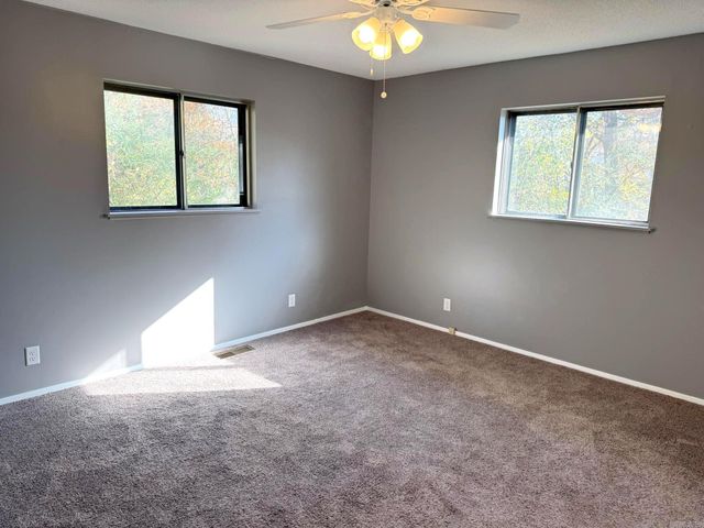 908 Oak Street, Mountain View, AR 72560