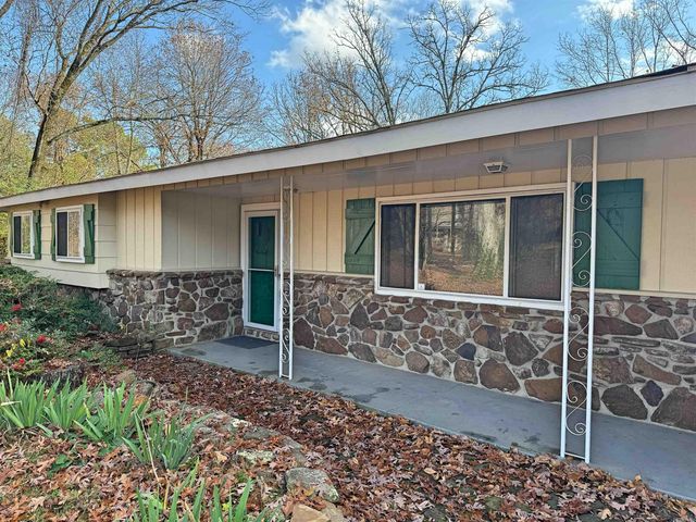 908 Oak Street, Mountain View, AR 72560