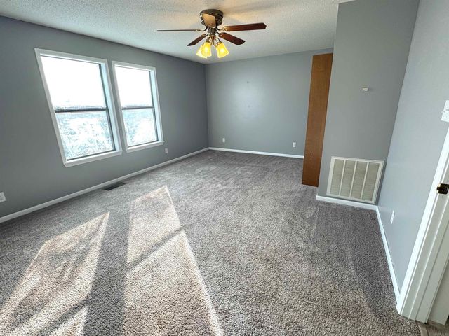 908 Oak Street, Mountain View, AR 72560