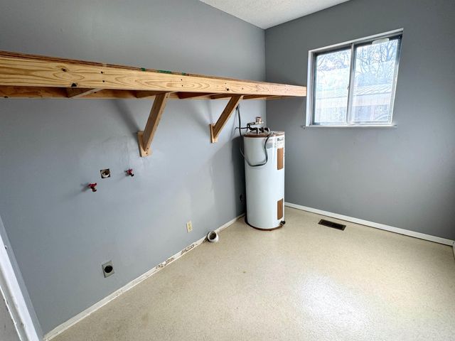 908 Oak Street, Mountain View, AR 72560