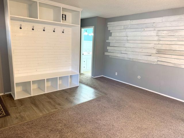 908 Oak Street, Mountain View, AR 72560