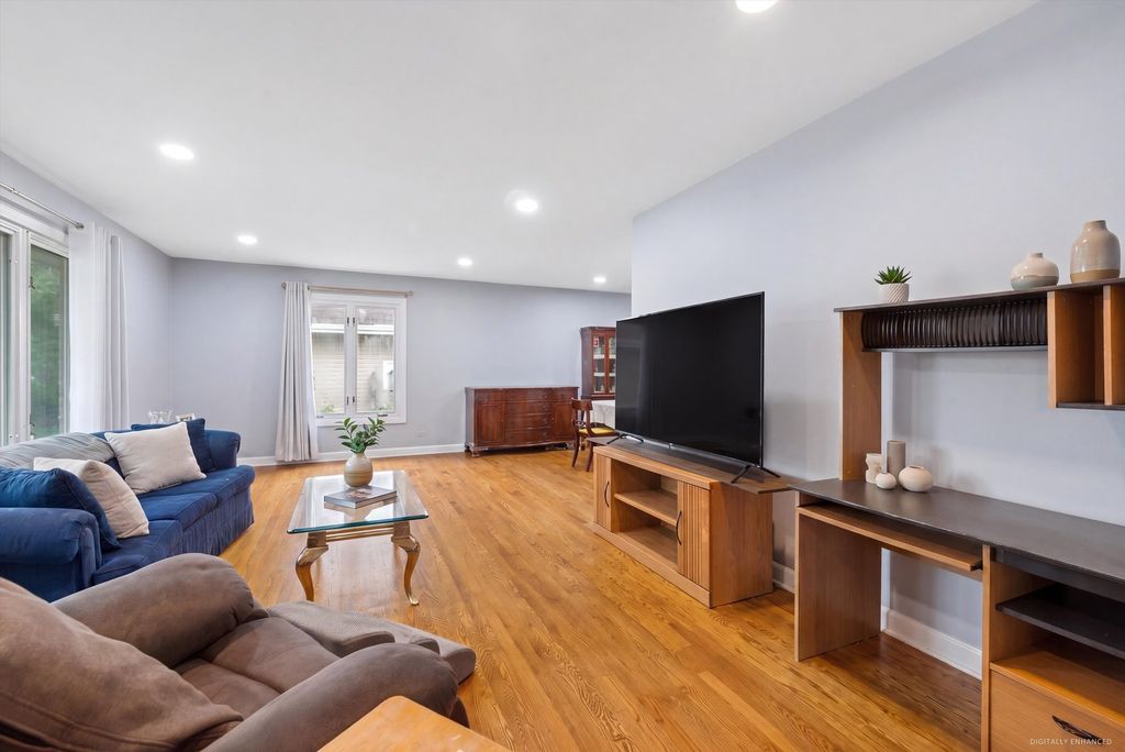 17W467 Portsmouth Drive, Darien, IL 60561 — photo 5