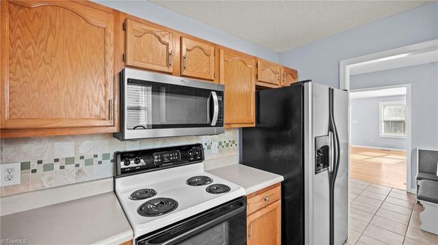 1743 Willa Place Drive, Kernersville, NC 27284