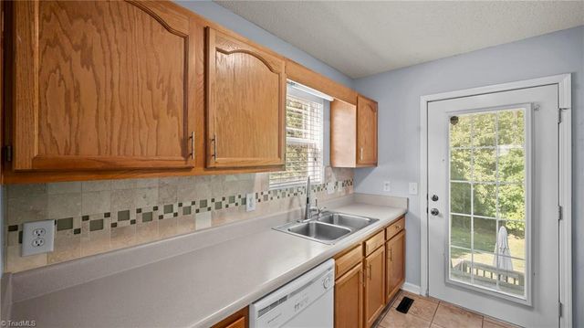 1743 Willa Place Drive, Kernersville, NC 27284