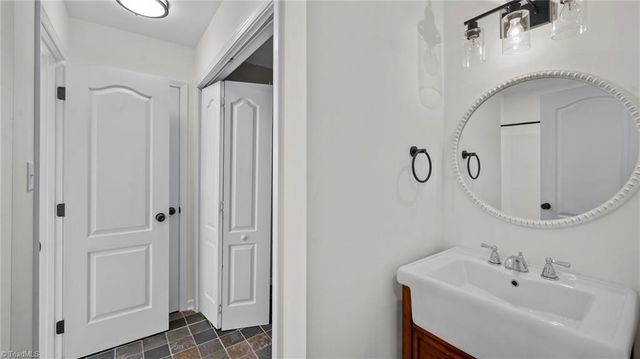 1743 Willa Place Drive, Kernersville, NC 27284