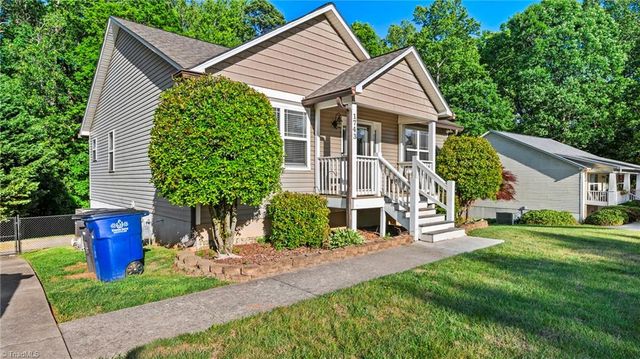 1743 Willa Place Drive, Kernersville, NC 27284