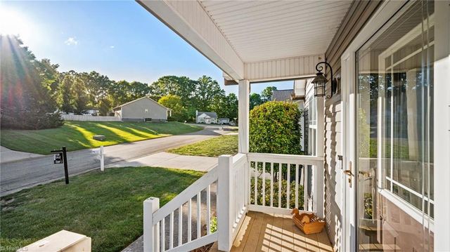 1743 Willa Place Drive, Kernersville, NC 27284