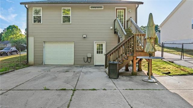 1743 Willa Place Drive, Kernersville, NC 27284