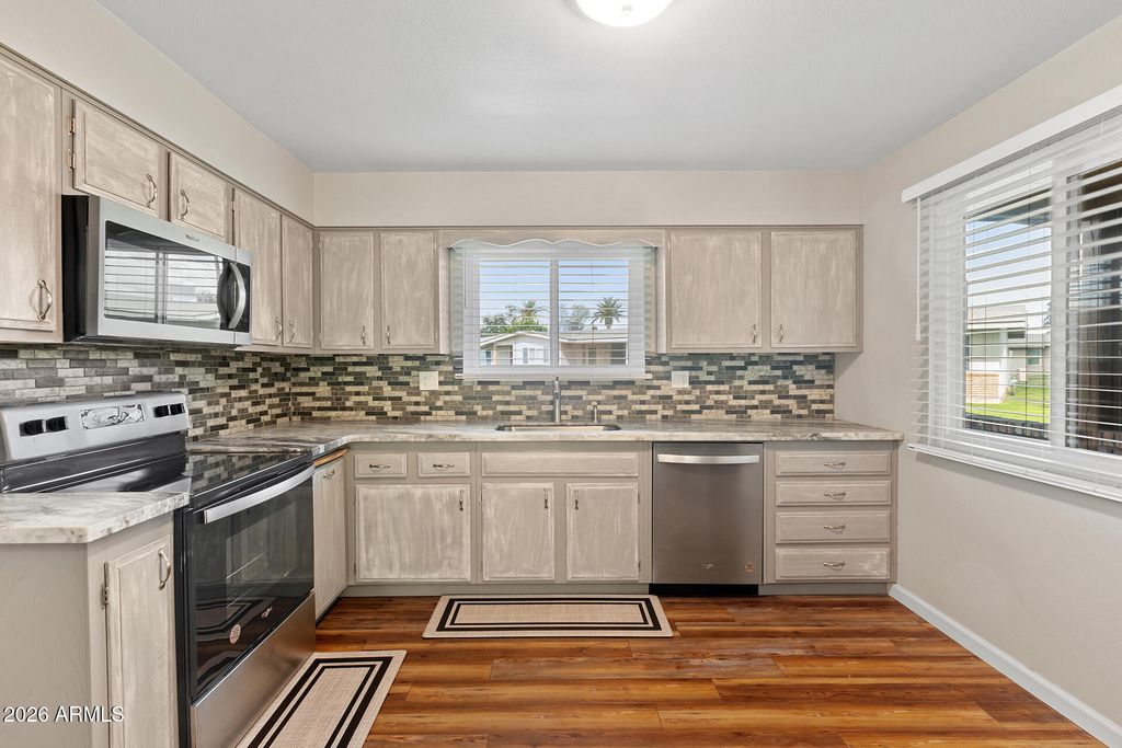 10401 W CORTE DEL SOL OESTE --, Sun City, AZ 85351 — photo 2
