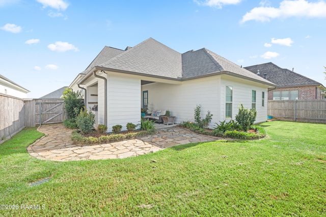 300 Cedar Lake Drive, Youngsville, LA 70592