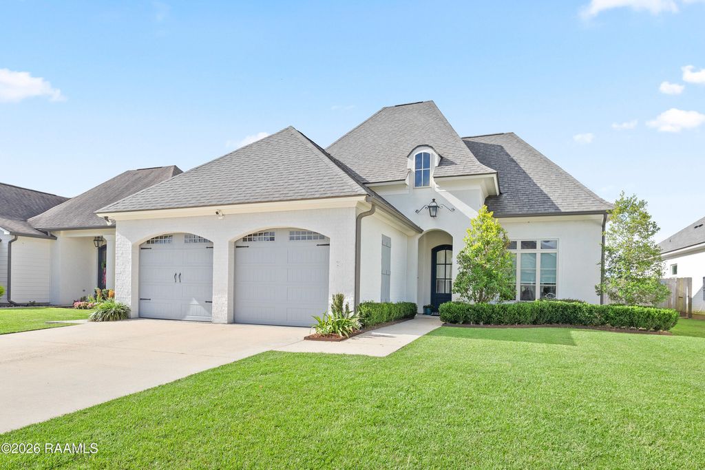 300 Cedar Lake Drive, Youngsville, LA 70592