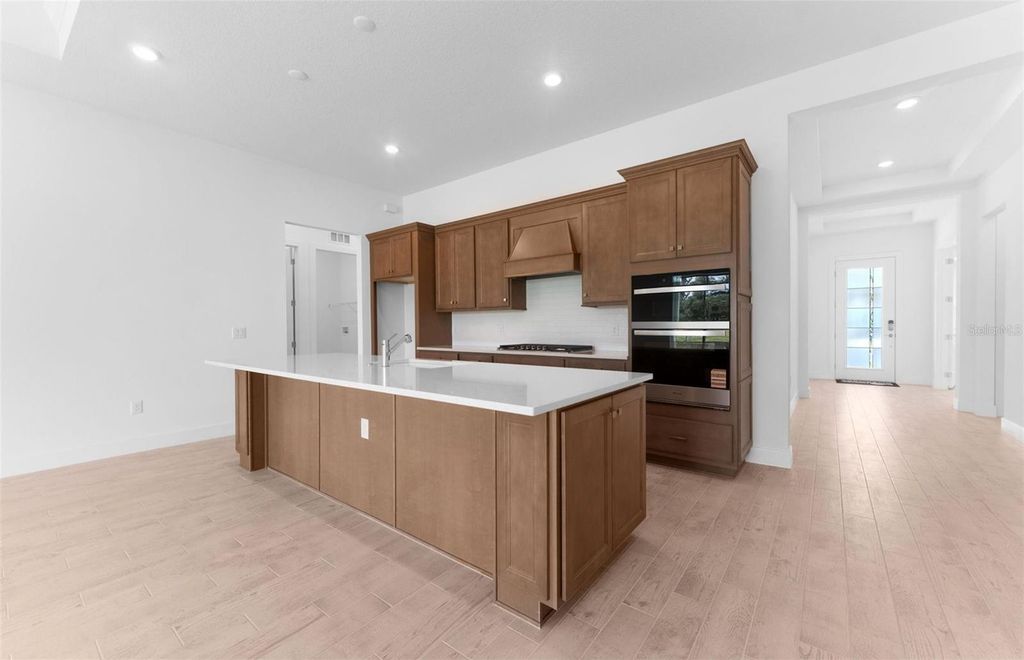 Image 2 of property listing at 37327 GUNNISON DRIVE, Zephyrhills, FL 33540