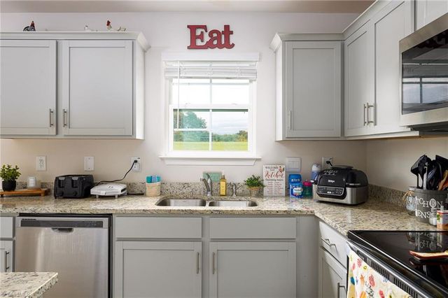 1242 Hickory Point Drive, Lexington, NC 27292