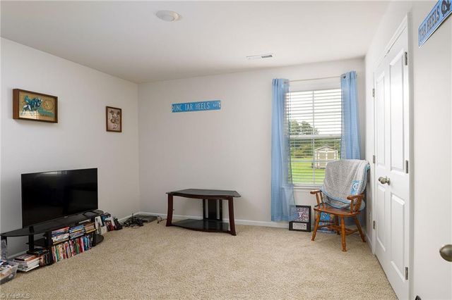 1242 Hickory Point Drive, Lexington, NC 27292