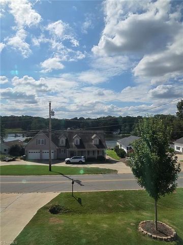 1242 Hickory Point Drive, Lexington, NC 27292