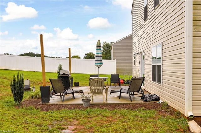 1242 Hickory Point Drive, Lexington, NC 27292