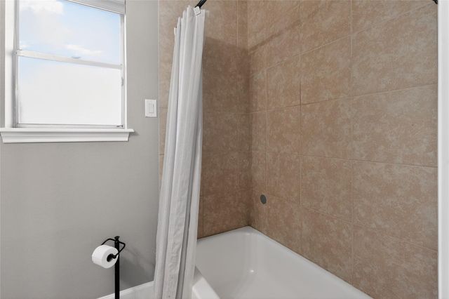 9802 Bayou Woods Drive, Baytown, TX 77521