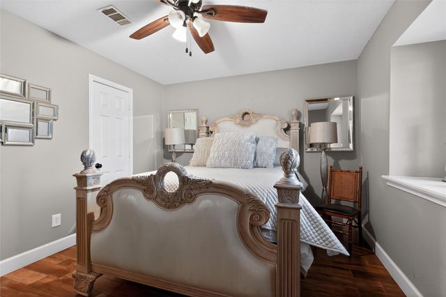 9802 Bayou Woods Drive, Baytown, TX 77521