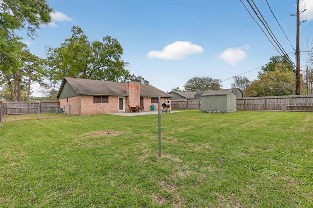 9802 Bayou Woods Drive, Baytown, TX 77521