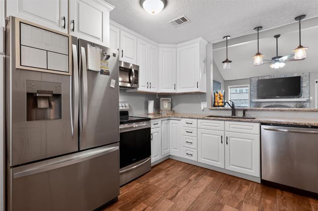 9802 Bayou Woods Drive, Baytown, TX 77521