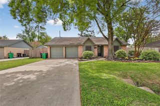 9802 Bayou Woods Drive, Baytown, TX 77521