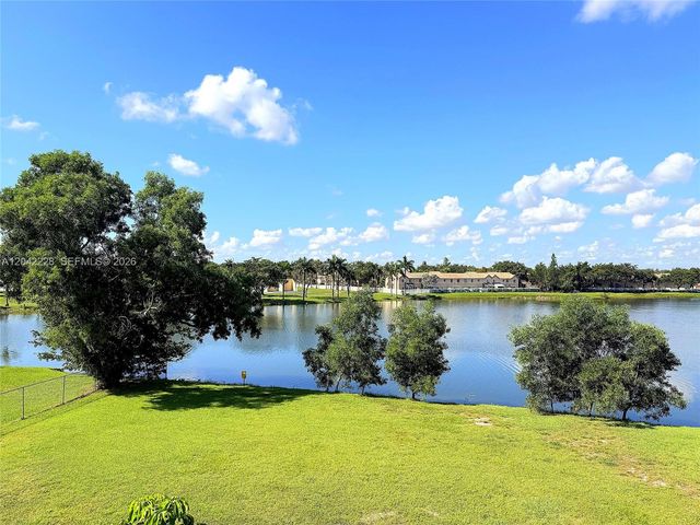 8560 N Sherman Cir 302, Miramar, FL 33025