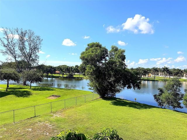 8560 N Sherman Cir 302, Miramar, FL 33025