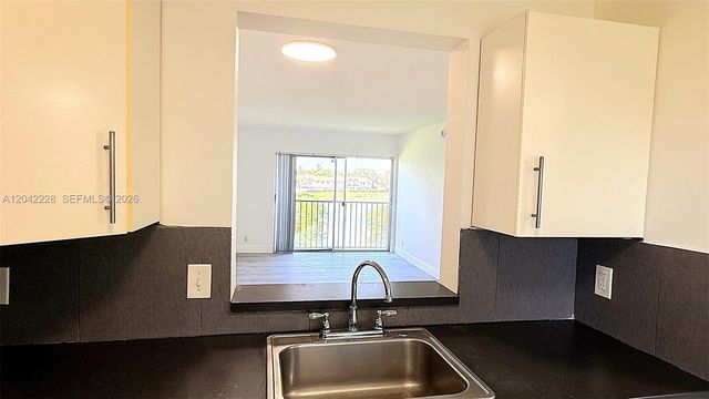 8560 N Sherman Cir 302, Miramar, FL 33025