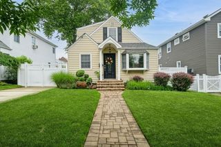 532 7th Street, West Hempstead, NY 11552