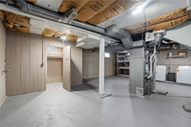 122 20th Street NE, Cedar Rapids, IA 52402