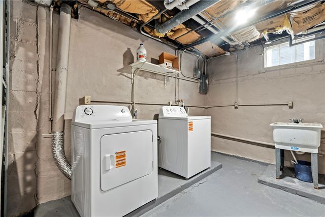 122 20th Street NE, Cedar Rapids, IA 52402