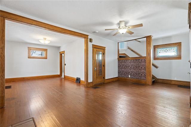 122 20th Street NE, Cedar Rapids, IA 52402