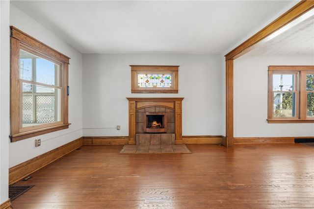 122 20th Street NE, Cedar Rapids, IA 52402