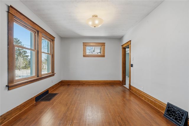 122 20th Street NE, Cedar Rapids, IA 52402