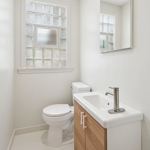 5424 N Virginia Avenue, Chicago, IL 60625