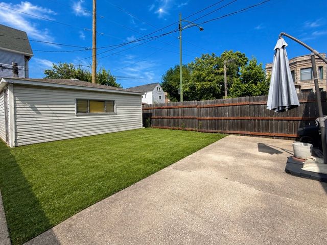 3400 W Shakespeare Avenue, Chicago, IL 60647