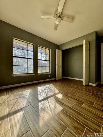 9115 Valley Bend, San Antonio, TX 78250