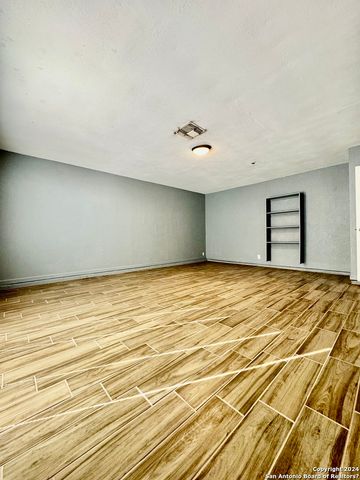 9115 Valley Bend, San Antonio, TX 78250
