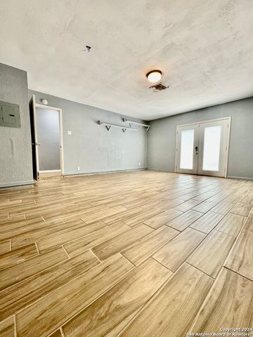 9115 Valley Bend, San Antonio, TX 78250
