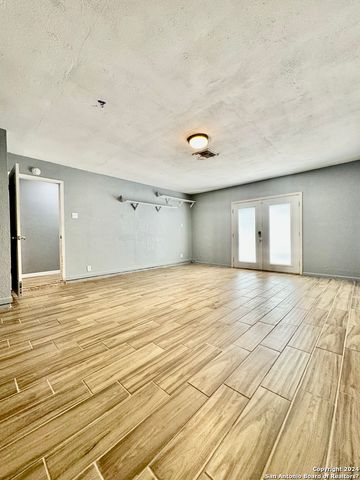 9115 Valley Bend, San Antonio, TX 78250
