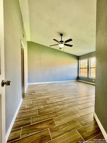 9115 Valley Bend, San Antonio, TX 78250