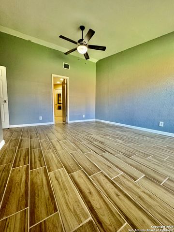 9115 Valley Bend, San Antonio, TX 78250