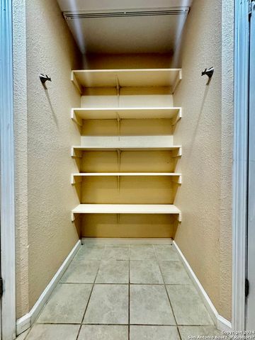 9115 Valley Bend, San Antonio, TX 78250