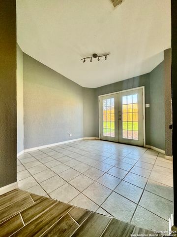 9115 Valley Bend, San Antonio, TX 78250
