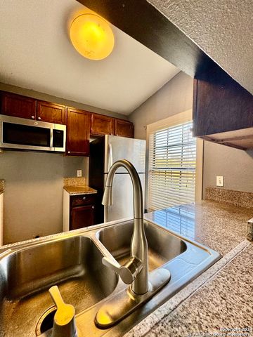 9115 Valley Bend, San Antonio, TX 78250